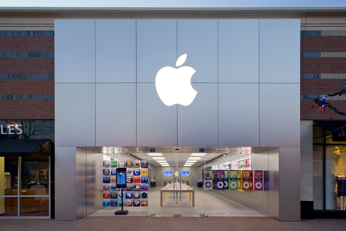Video-Showing-Apple-Store