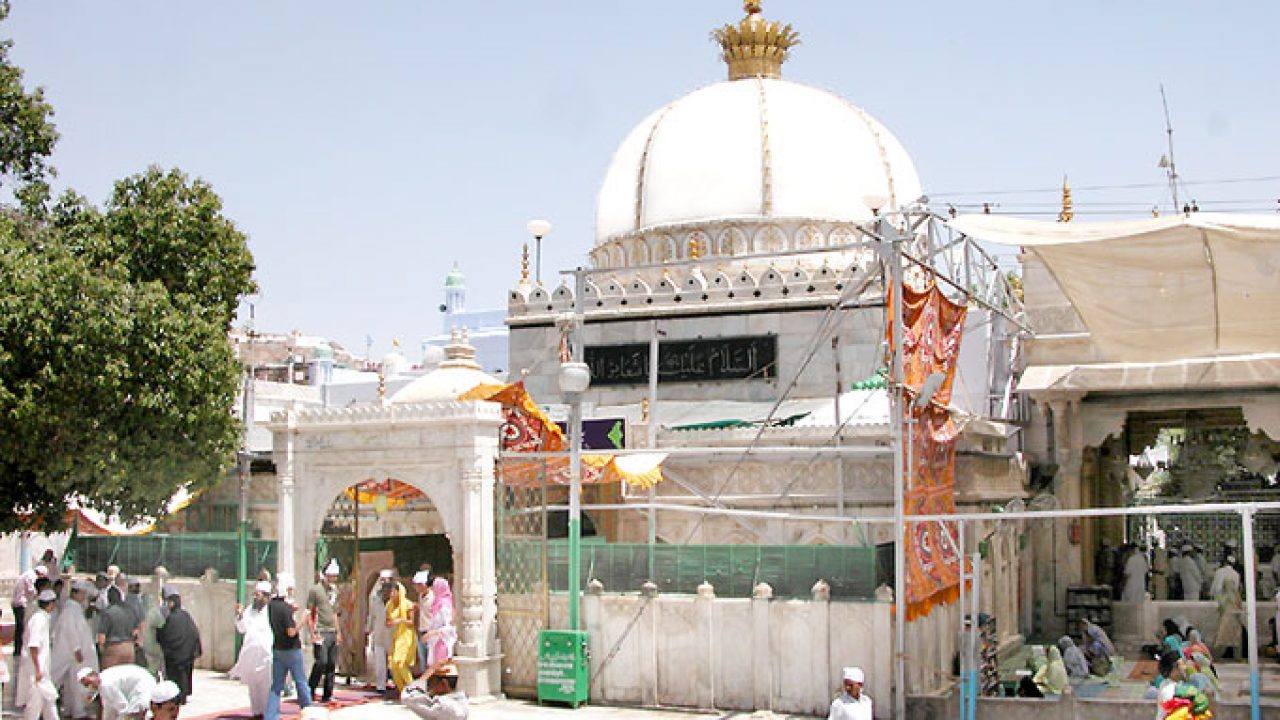 Ajmer Sharif, Khwaja Garib Nawaz Dargah - CrazyPundit.com